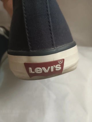 Zapatillas Levi's Negras y Blancas