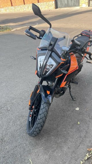 KTM 390 Adventure Negra/Naranja
