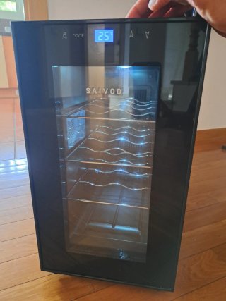 Nevera Vino Saivod 8 Botellas Dim. 47x26x50 cm