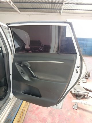 PUERTA TRASERA DERECHA Toyota Verso (AUR2/ZGR2)(2009->)