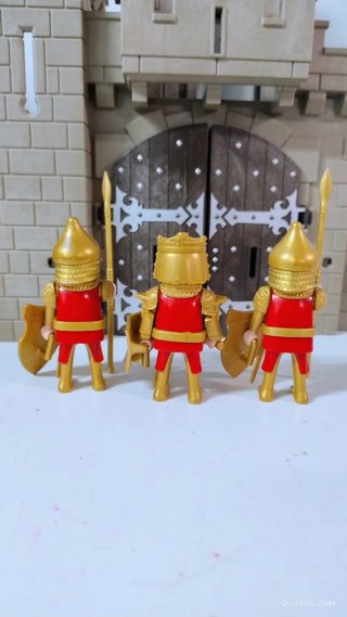 PLAYMOBIL CABALLERO LYS ROJO DORADO CON ESCOLTAS