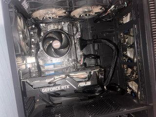 PC Gaming con luces LED azules