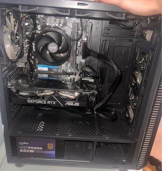 PC Gaming con luces LED azules