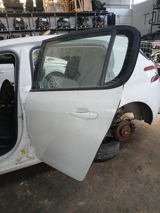 PUERTA TRASERA IZQUIERDA Peugeot 308 (2013->)
