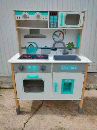 Cocinita de madera infantil