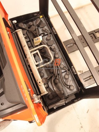 Ref. M-6652 Transpaleta Eléctrica Plataforma Toyota LPE 250