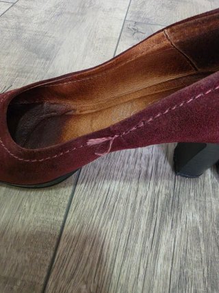 Zapatos de tacón con purpurina en cilor granate