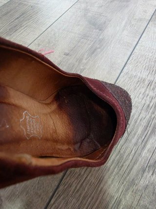 Zapatos de tacón con purpurina en cilor granate
