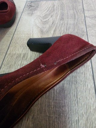 Zapatos de tacón con purpurina en cilor granate