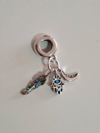 Colgante Mano de Fátima y Pluma