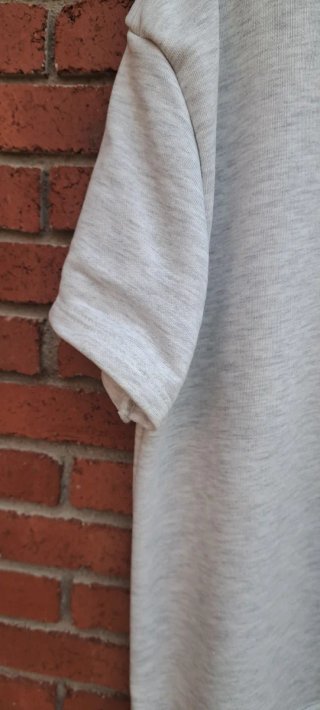 Sudadera gris con estampado de limón