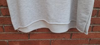 Sudadera gris con estampado de limón