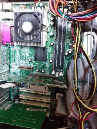 PC Retro Windows 98 con puerto ISA