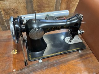 Máquina de coser antigua