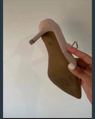 Zapatos de tacón de piel rosa