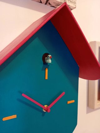 Pendolo da parete pop art in legno dipinto a mano