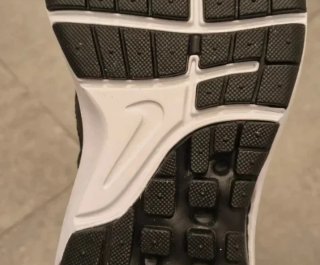 Zapatillas Nike Negras y Blancas