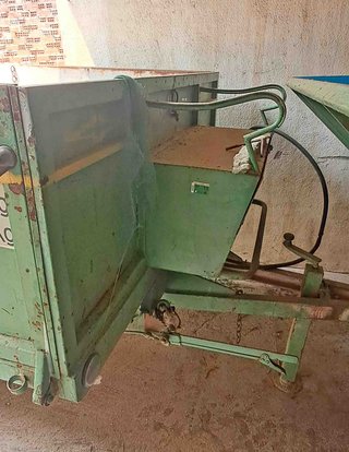 Remolque basculante 1 eje carga 4.000-4.500 Kgs.