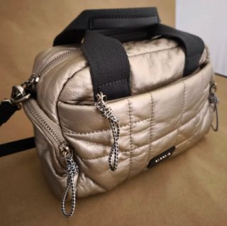 Parfois Bolso bandolera puffer acolchado dorado