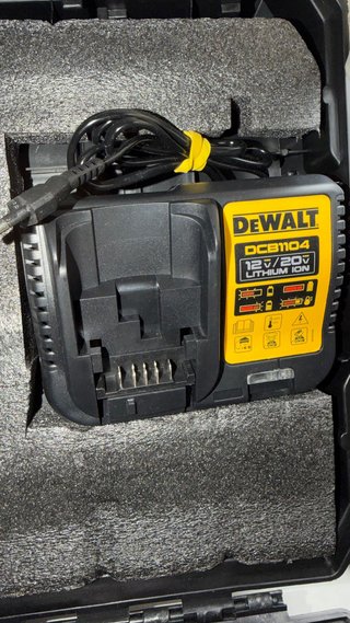 Taladro y Llave Impacto DeWalt + Cargador