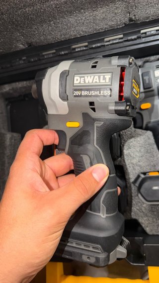 Taladro y Llave Impacto DeWalt + Cargador