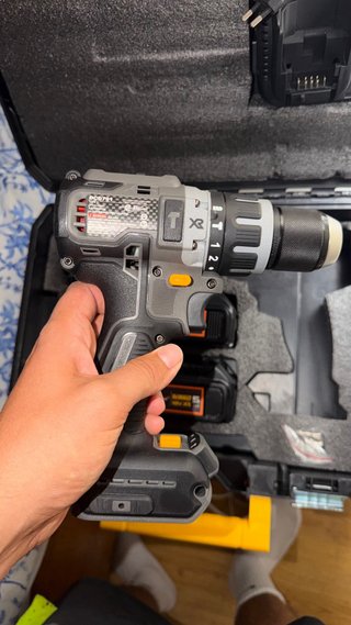 Taladro y Llave Impacto DeWalt + Cargador