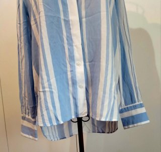 Camicia a righe blu e bianche