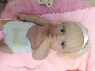 Bebé reborn silicona niña