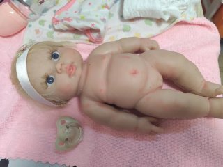 Bebé reborn silicona niña