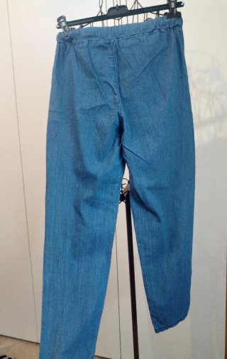 Pantaloni in denim leggero