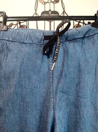 Pantaloni in denim leggero
