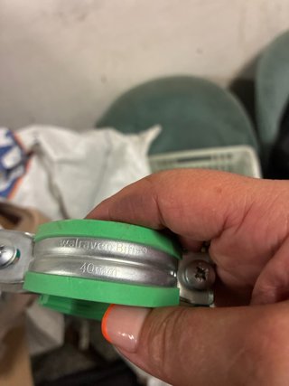 Abrazaderas para tuberías verdes