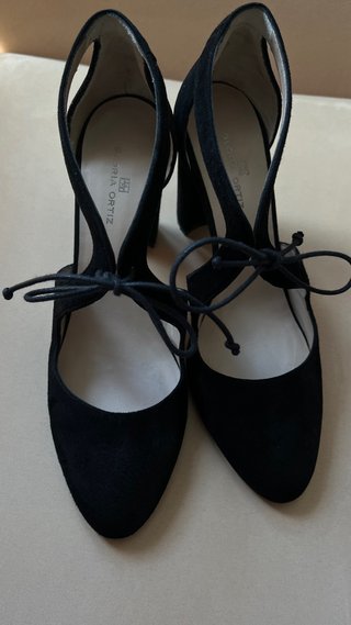 Zapatos de salón Gloria Ortiz negros