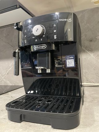 Cafetera Delonghi Magnifica S Automática