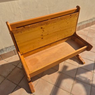 Banco de madera con almacenaje