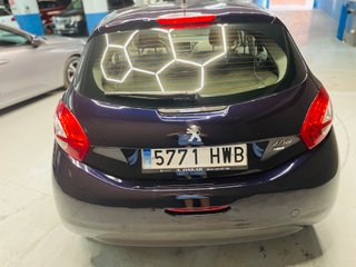 Peugeot 208 2014