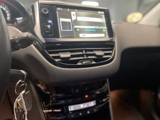 Peugeot 208 2014