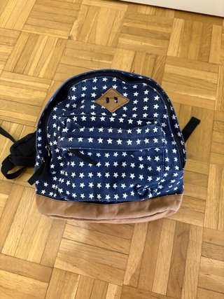 Mochila infantil azul con estrellas