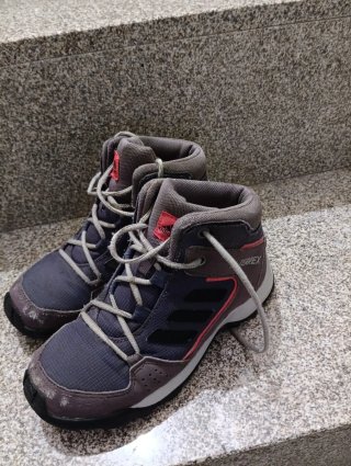 Stivali da montagna Adidas Terrex per bambini taglia 31