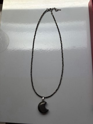 Collar y colgante luna de pirita