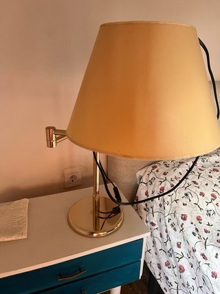 Lámparas de mesa dorada y beige