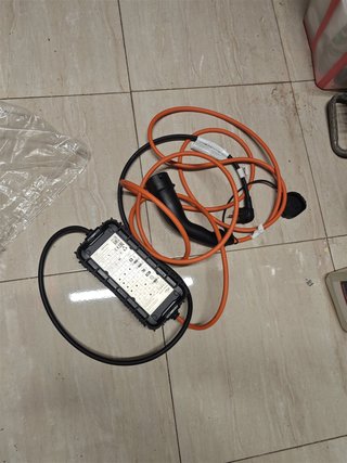 Cargador Aptiv Tipo 2 para coche eléctrico