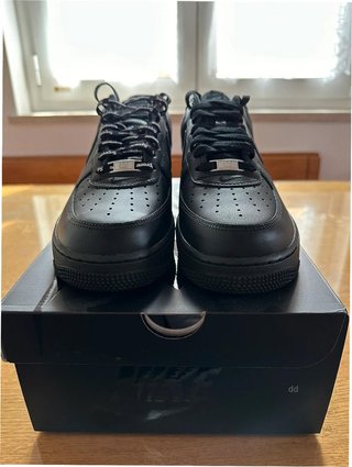 Nike Air Force 1 x Supreme Negro Talla 37.5