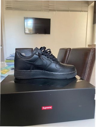 Nike Air Force 1 x Supreme Negro Talla 36.5