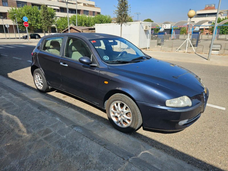 Alfa Romeo 147 2003 - foto 1
