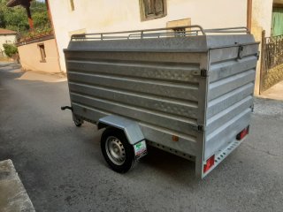 Remolque cerrado metálico