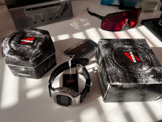 Casio G-Shock GM-5600-1ER Plata/Negro