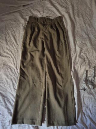 Pantalón de vestir verde oliva