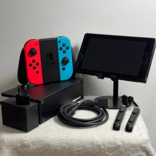 Consola Nintendo Switch Azul y Rojo