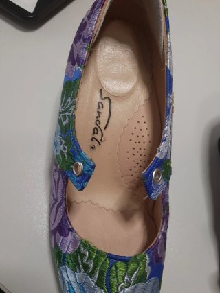 Zapatos de fallera talla 37. marca Sandal